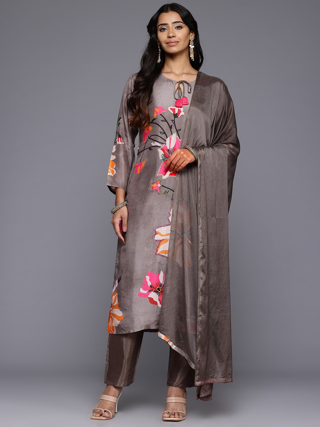 

Varanga Floral Printed Beads & Stones Pure Silk Kurta With Trousers & Dupatta, Grey