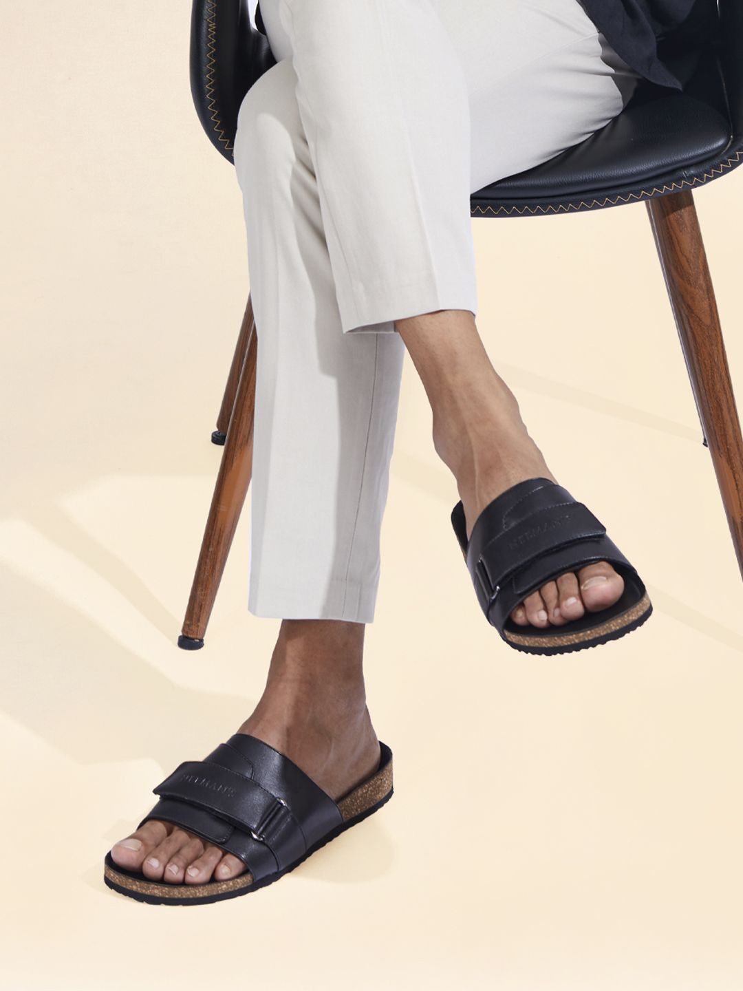 

NEEMANS Men Cork Slides, Black