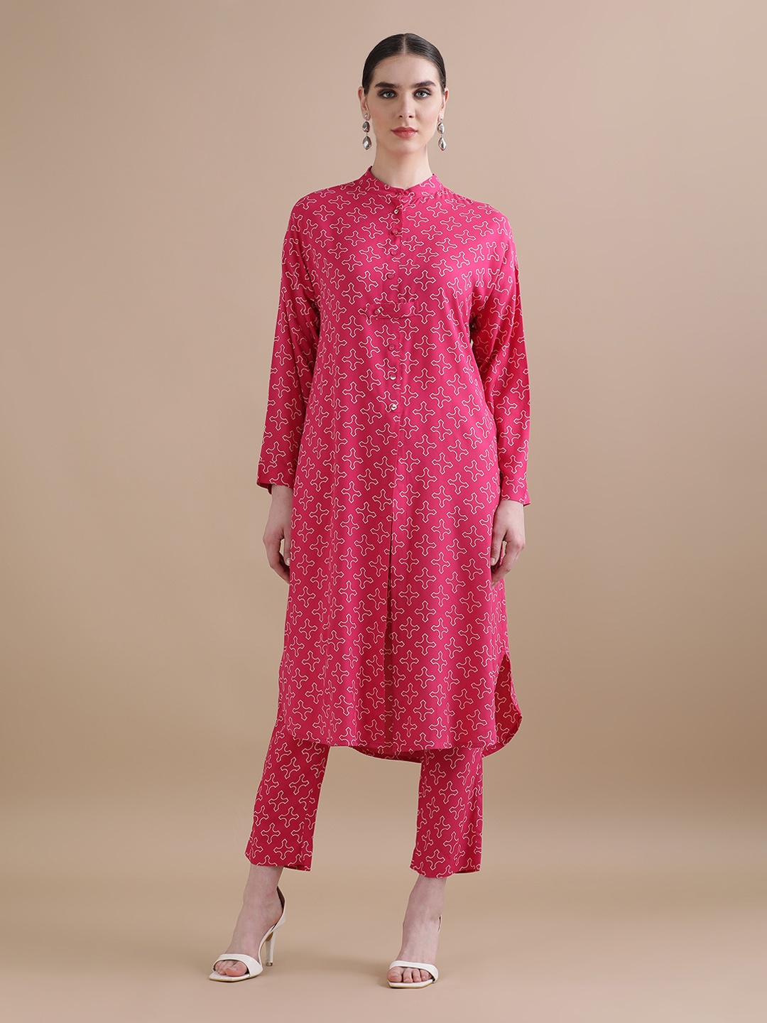 

BLACK & BLAH BLAH Relaxed Fit Trendy Printed A-Line Liva Kurta and Trouser, Pink