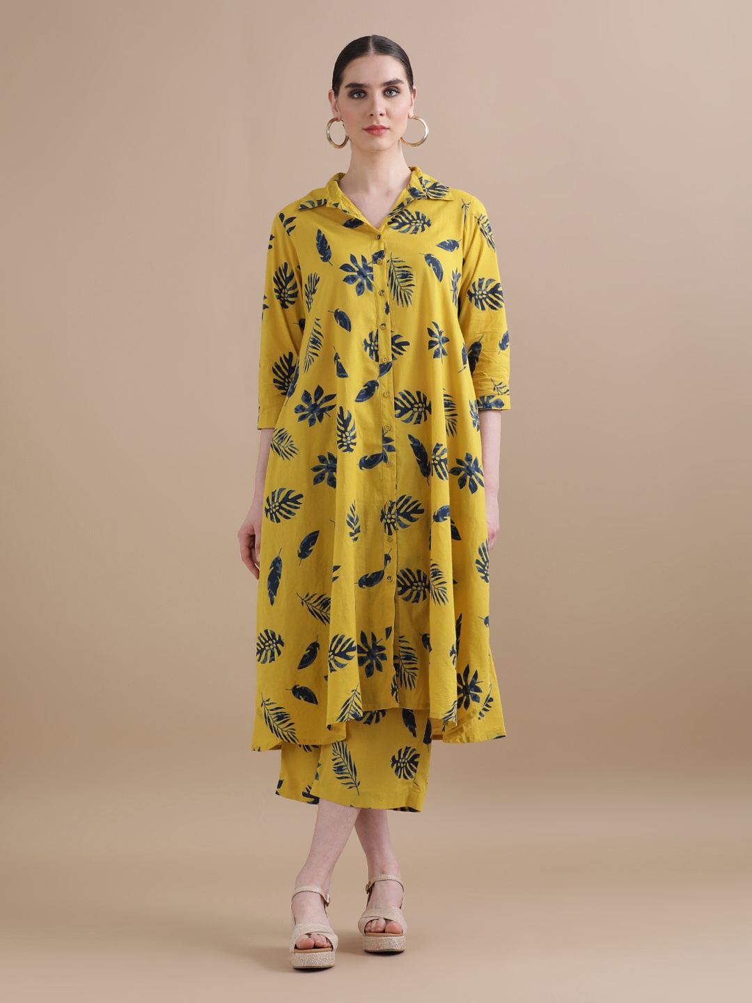 

BLACK & BLAH BLAH Set of 2 Relaxed Fit Floral Printed Flared Pure Cotton Kurta and Trouser, Mustard