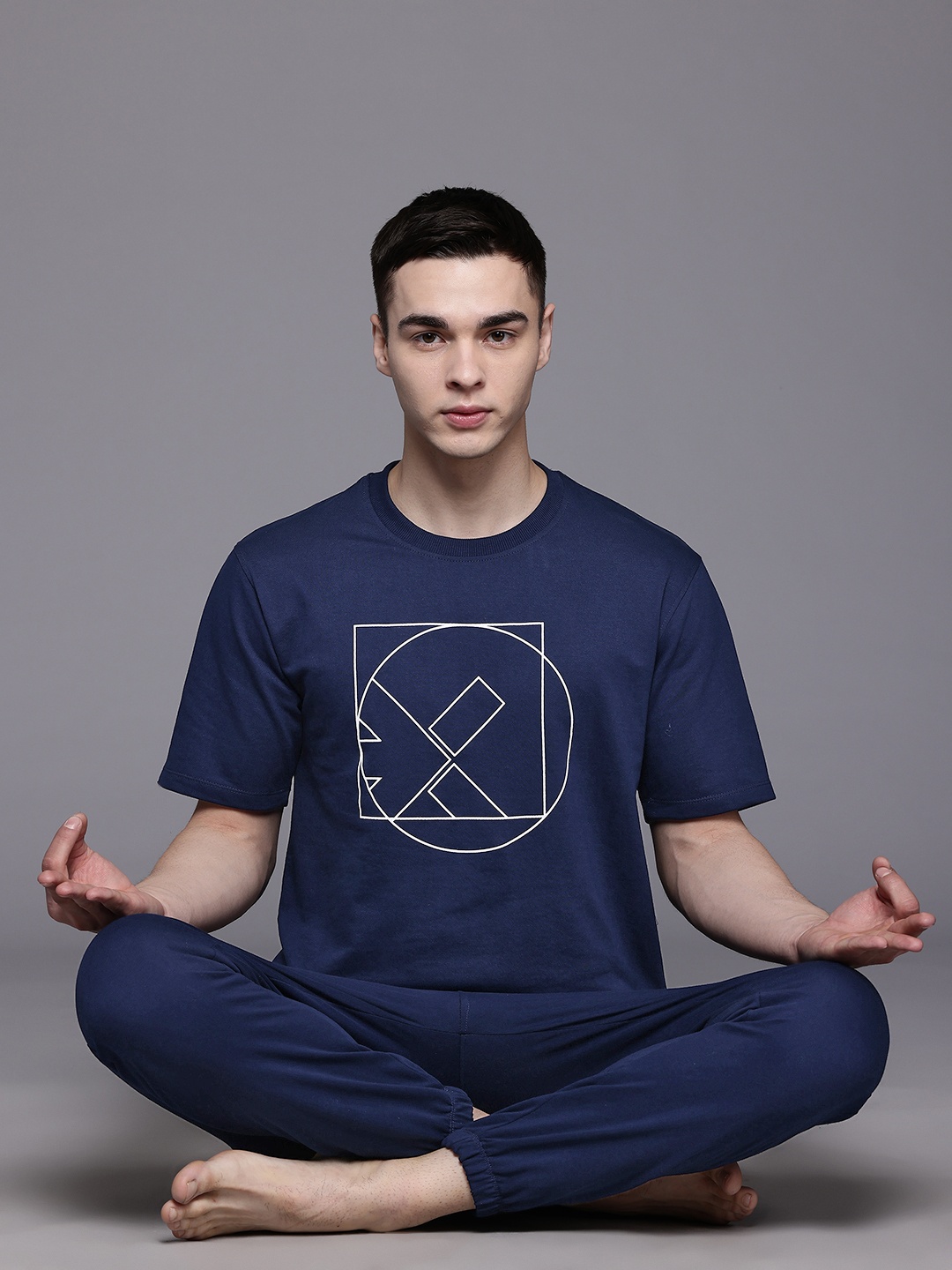 

HRX by Hrithik Roshan Men Printed Yoga Tracksuit, Navy blue