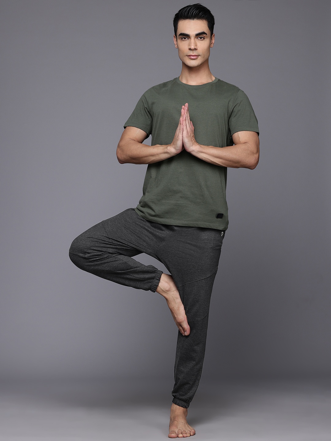 

HRX by Hrithik Roshan Men Mid-Rise Regular Fit Yoga Joggers, Grey