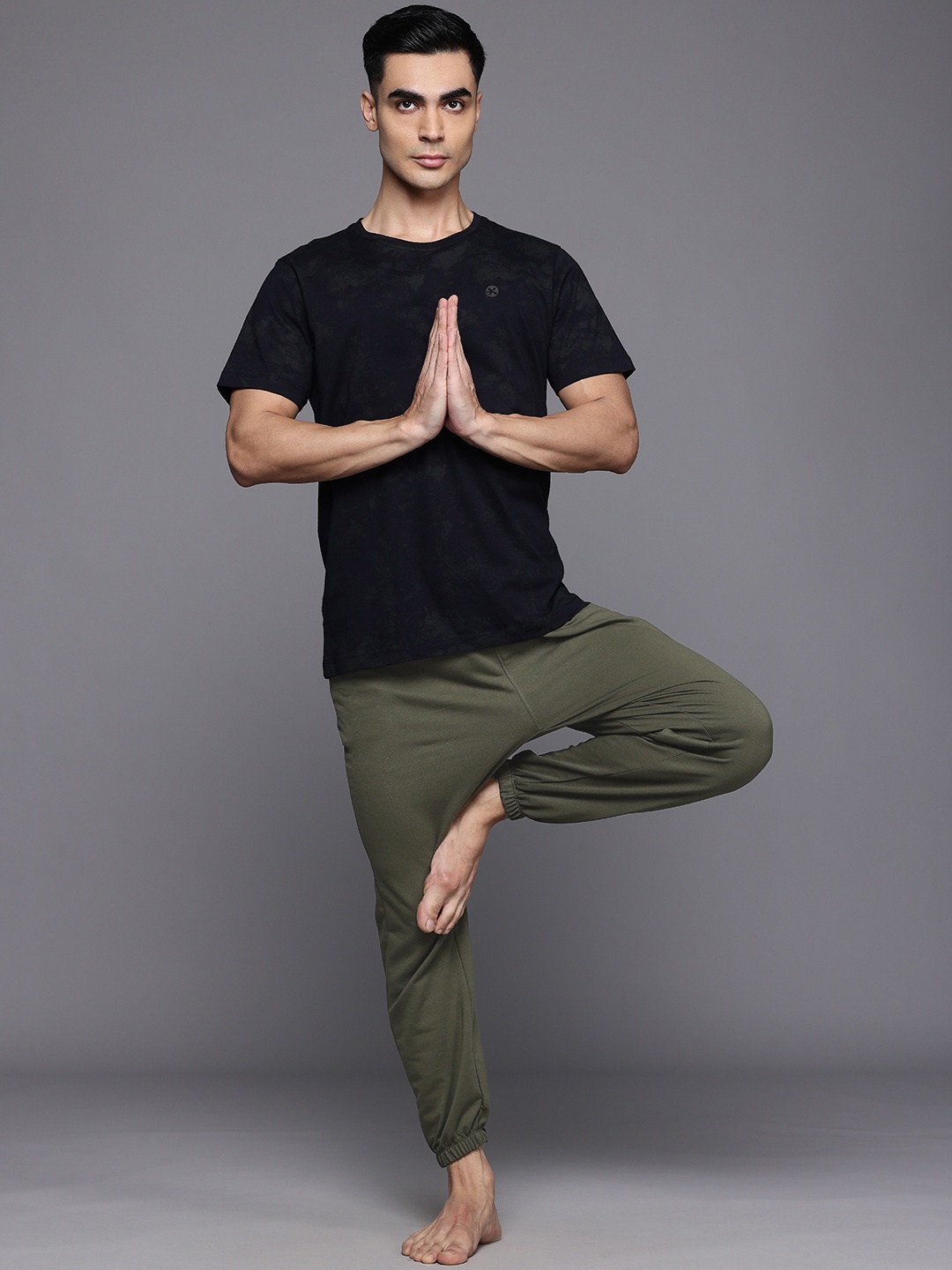 

HRX by Hrithik Roshan Men Nowness Supernature Yoga Joggers, Olive