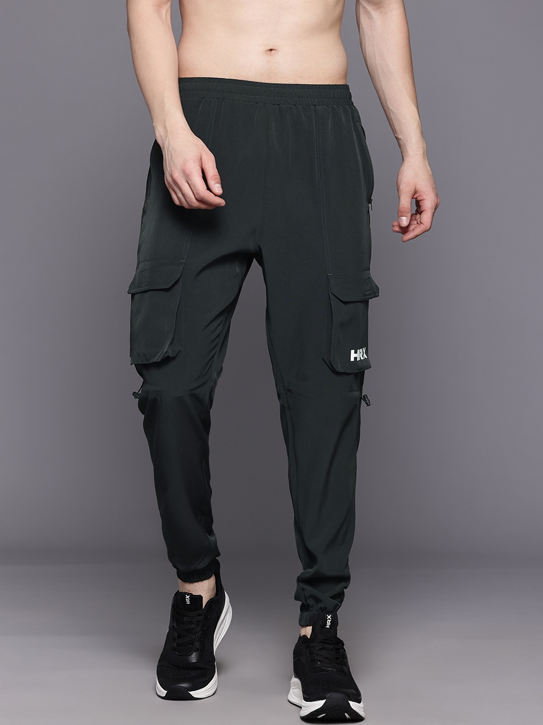 

HRX by Hrithik Roshan Men Cargo Style Training Joggers, Green