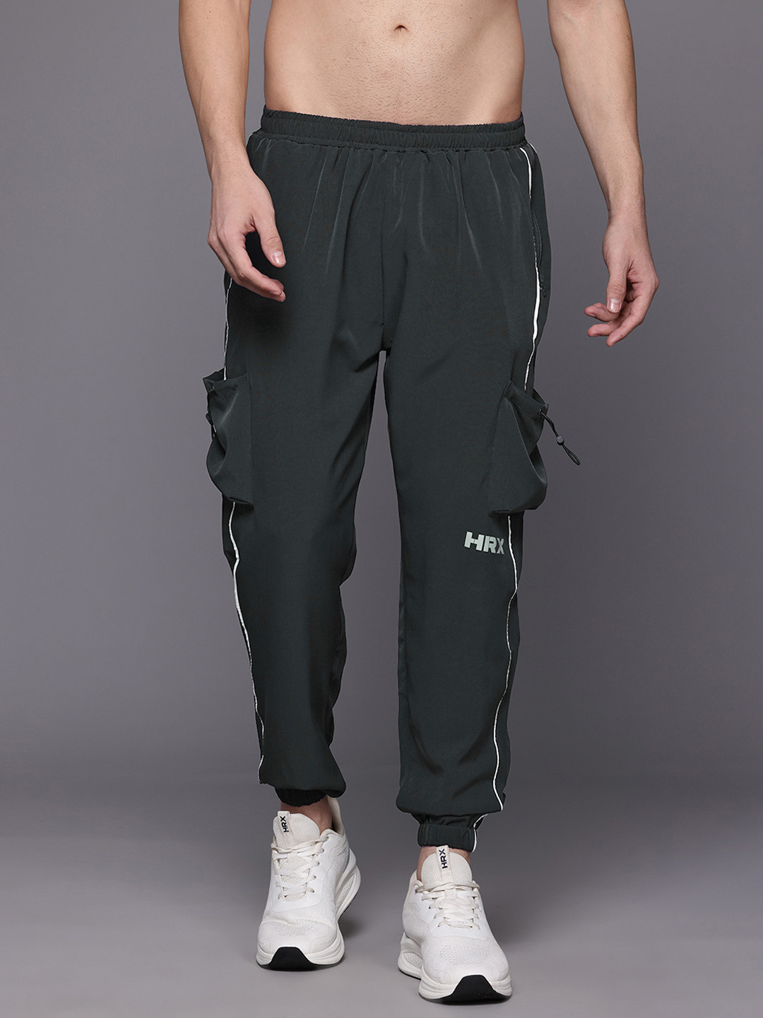 

HRX by Hrithik Roshan Men Brand Logo Print Detail Mid-Rise Rapid-Dry Training Joggers, Grey