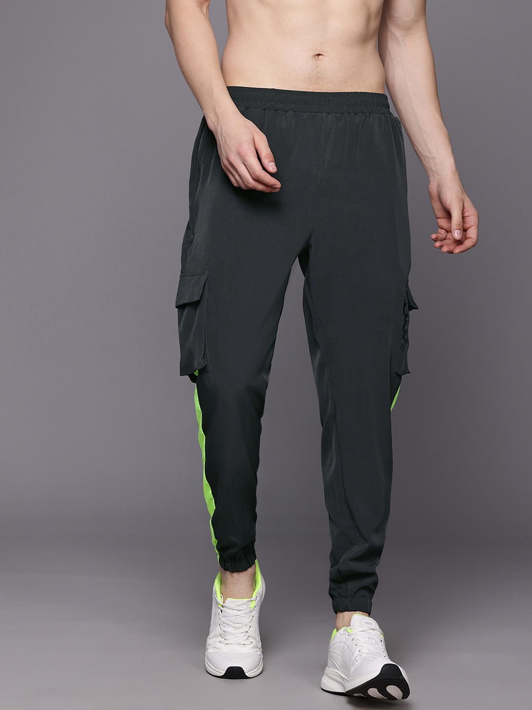 

HRX by Hrithik Roshan Men Brand Logo Print Detail Mid-Rise Rapid-Dry Training Joggers, Charcoal