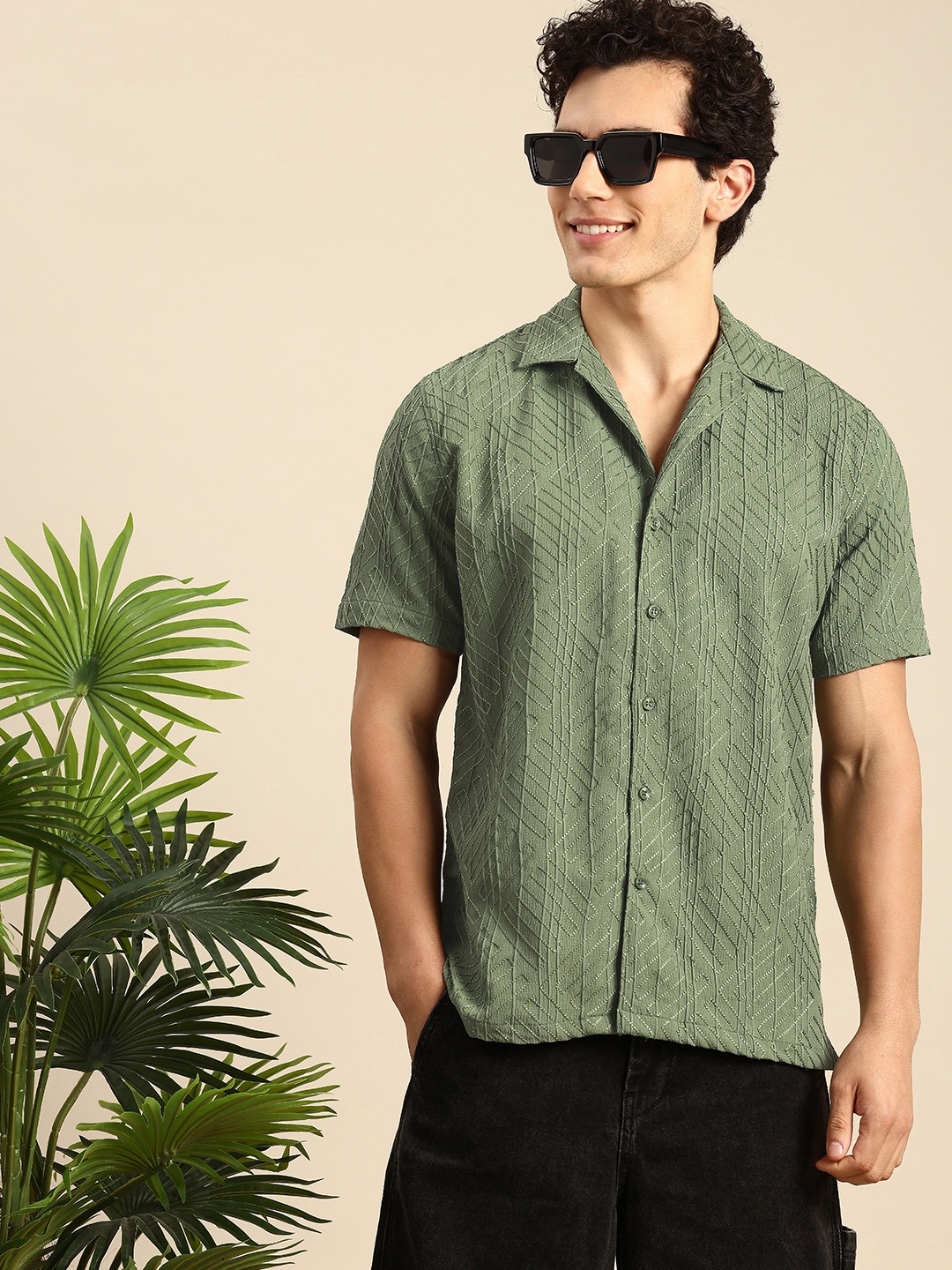 

Mast & Harbour Self Design Textured Embroidered Shirt, Green