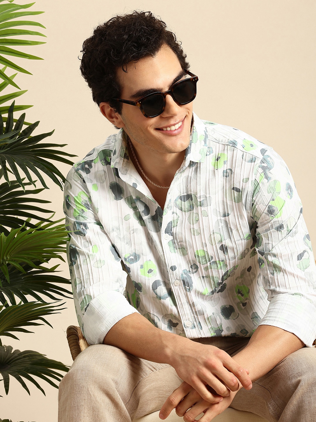 

Mast & Harbour Abstract Printed Seersucker Textured Casual Shirt, White