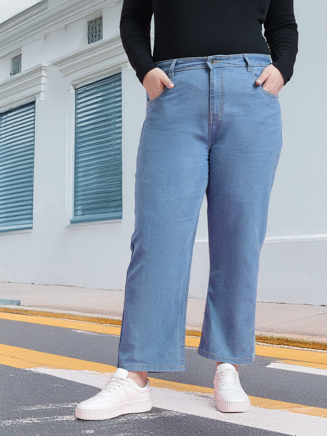 

DressBerry Curve Women Straight Fit Cropped Jeans, Navy blue