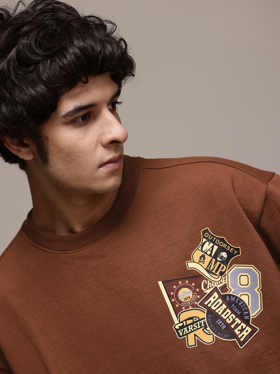 The Roadster Lifestyle Co. Men Printed Relaxed Fit Sweatshirt, Brown