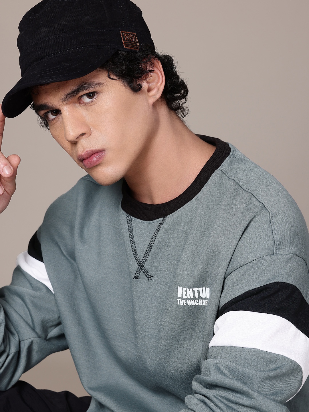 

The Roadster Lifestyle Co. Drop-Shoulder Sleeves Sweatshirt With Striped Detail, Green