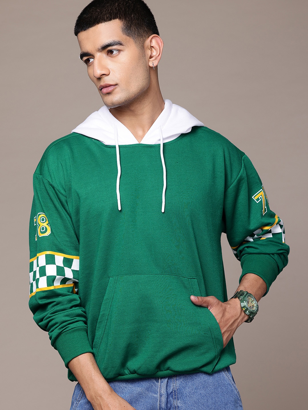 

The Roadster Lifestyle Co. Men Hooded Relaxed Fit Sweatshirt, Green