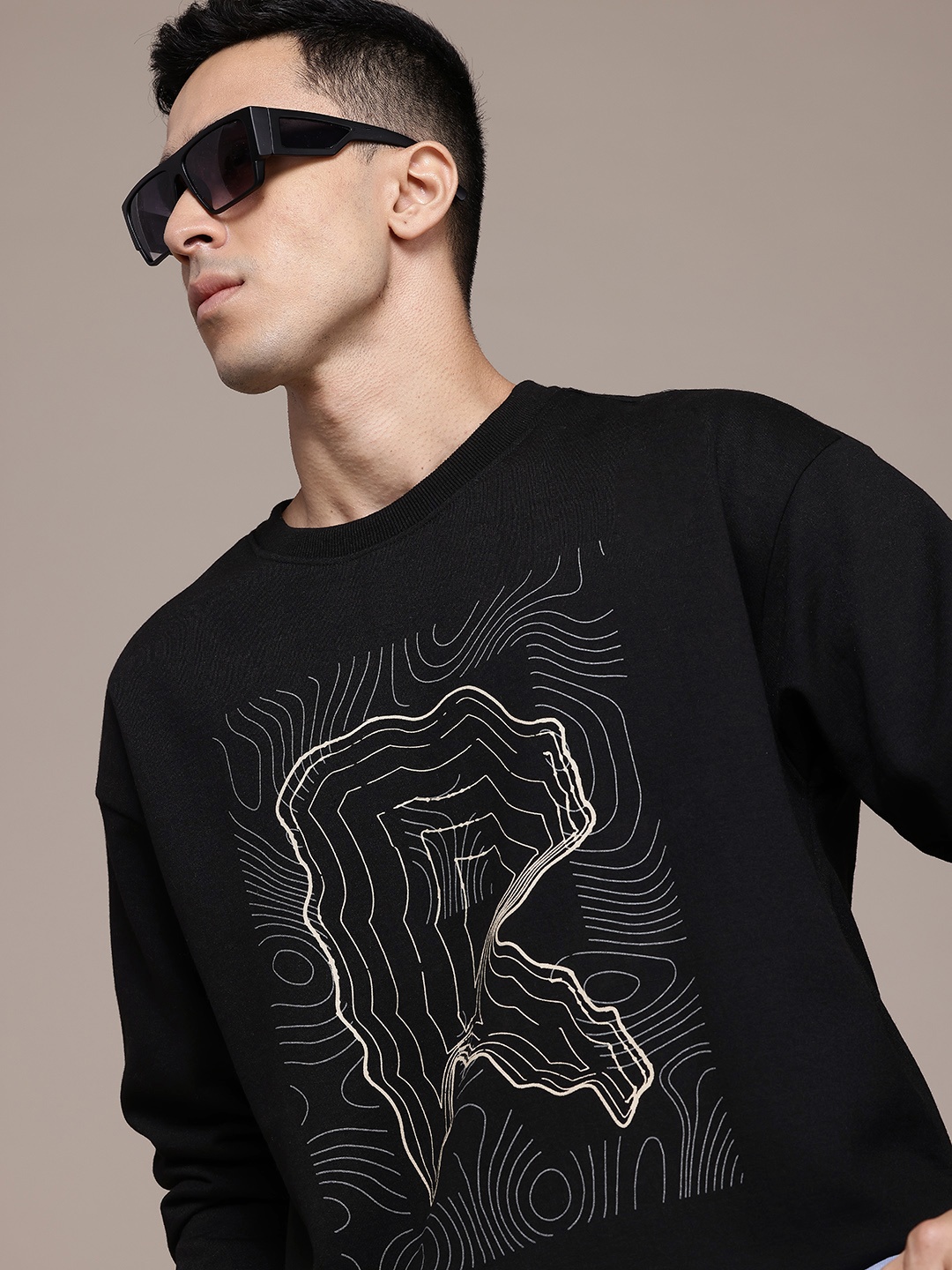 

The Roadster Lifestyle Co. Men Printed Relaxed Fit Sweatshirt, Black