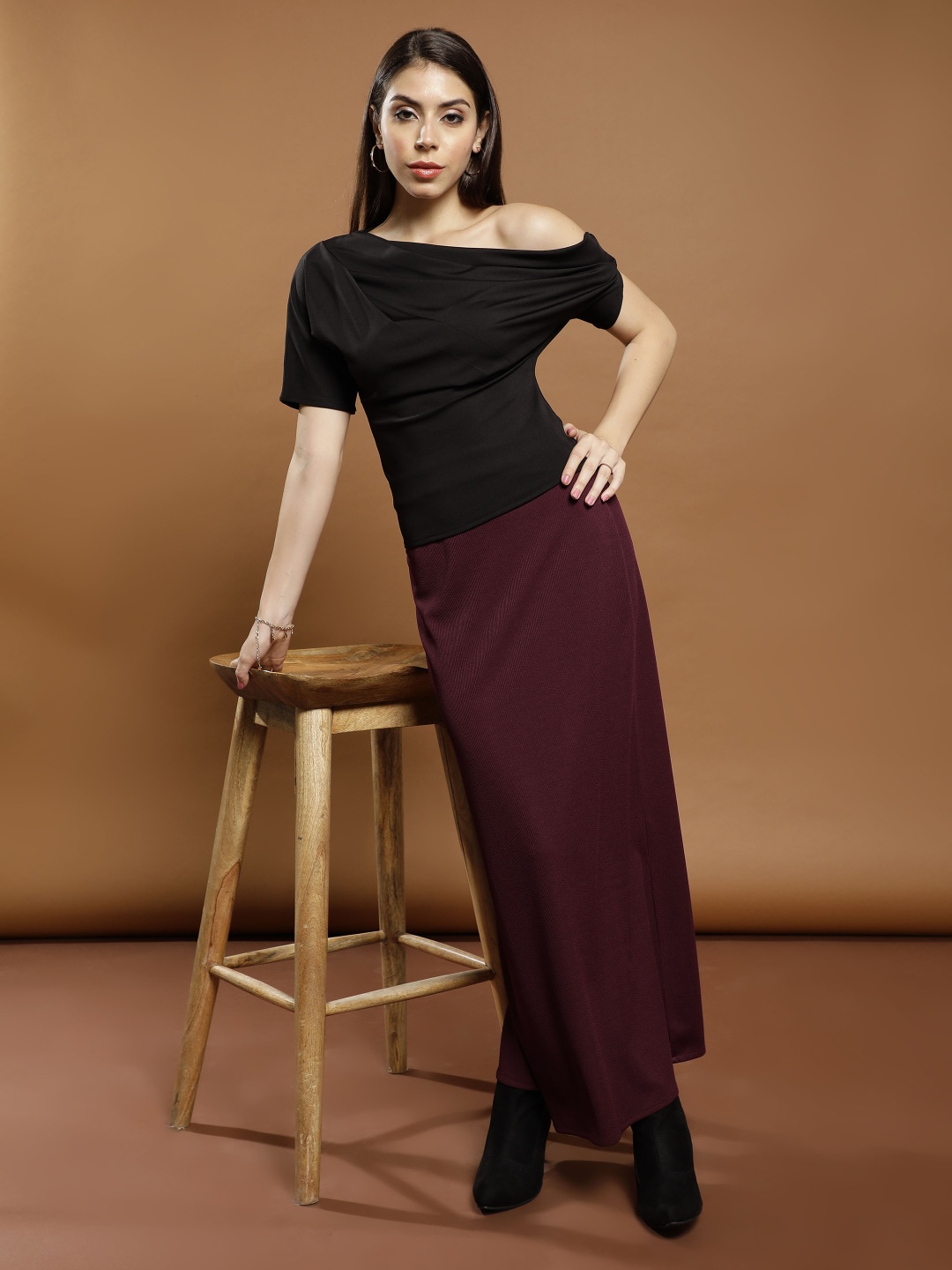 

Athena Immutable Ribbed Straight Maxi Skirt, Burgundy