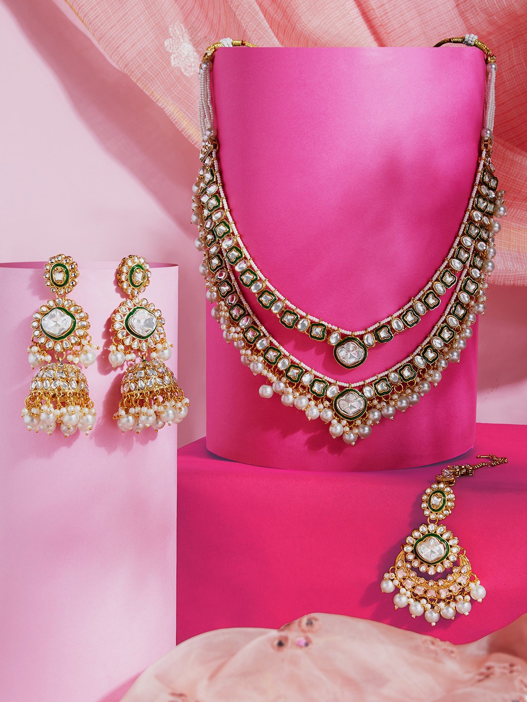 

Zaveri Pearls Gold Plated Stones Studded & Beaded Jewellery Set