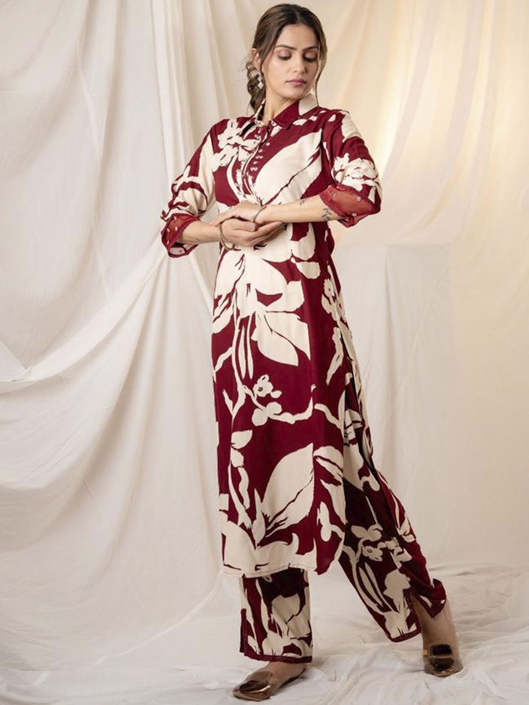 

Indo Era Floral Printed Shirt Collar Sequinned Kurta with Trousers, Maroon
