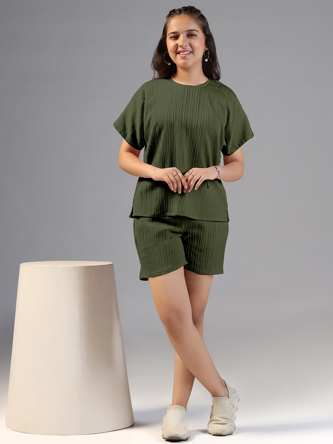 

OMPAX Round Neck T-shirt with Shorts, Olive