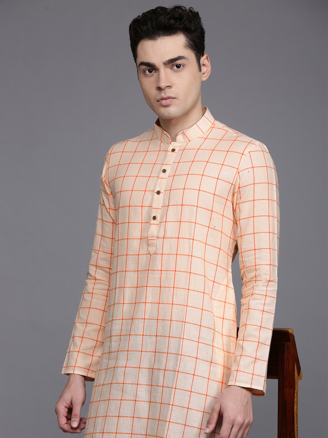 

Manu Mandarin Collar Checked Regular Kurta, Off white