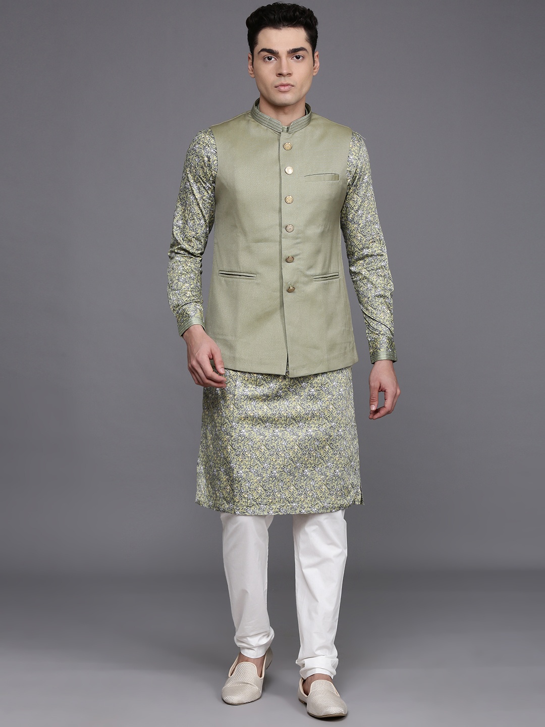 

Manu Floral Printed Band Collar Kurta & Pyjamas With Nehru jacket, Green