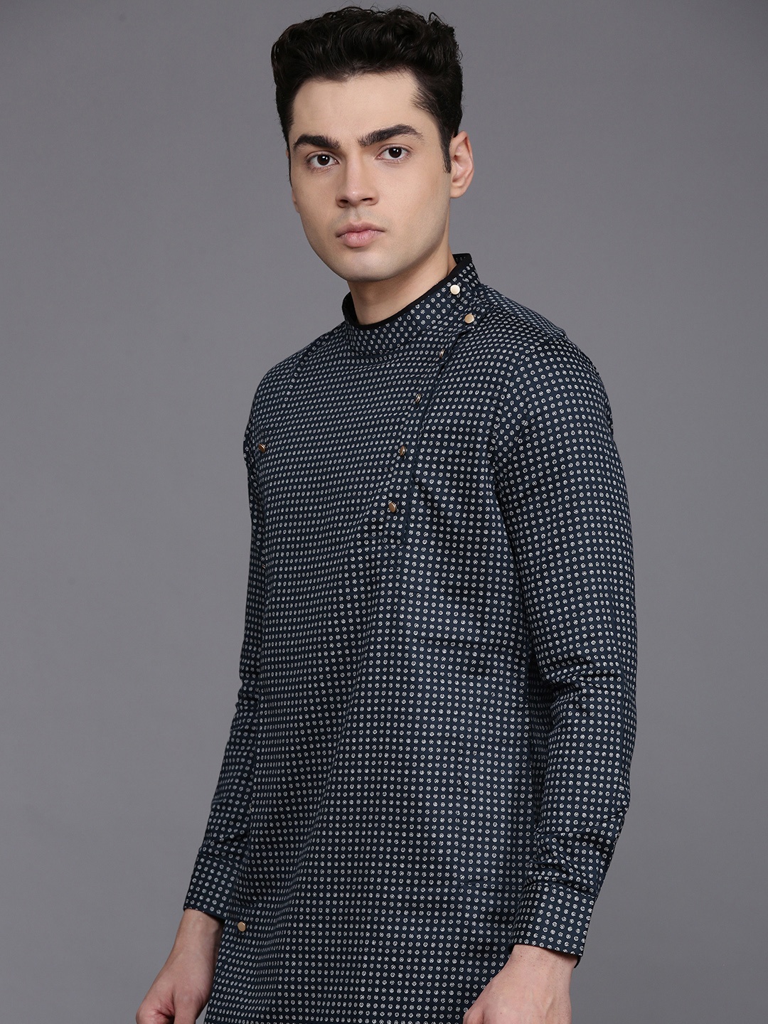 

Manu Floral Printed Band Collar Angrakha Kurta, Navy blue