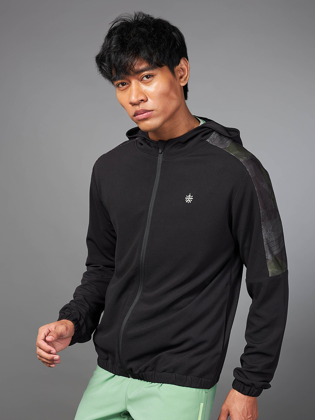

CULT Men High Impact Solid Training Jacket, Black
