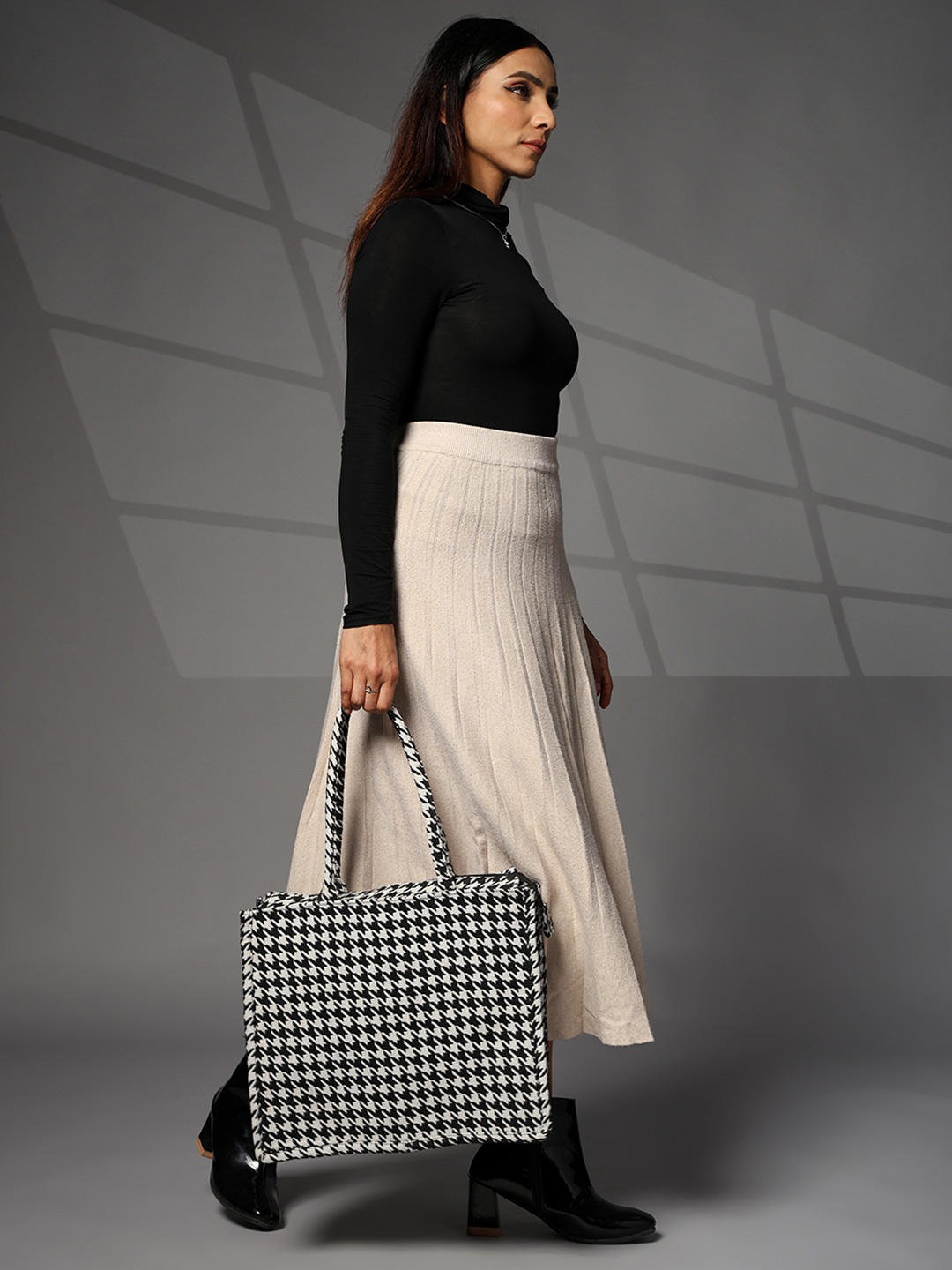 

ENSAC Structured Shoulder Bag, Black