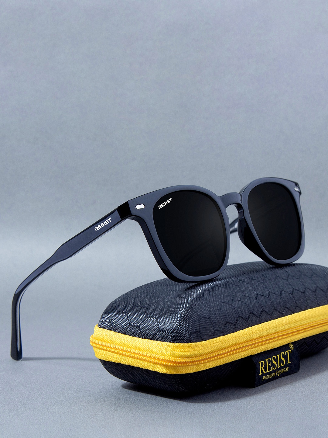 

RESIST EYEWEAR Unisex Wayfarer Sunglasses with UV Protected Lens, Black