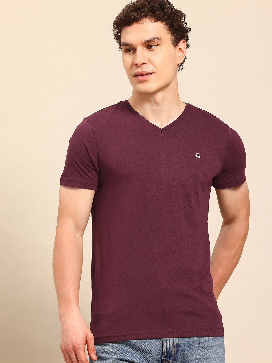 

United Colors of Benetton V-Neck T-shirt, Maroon