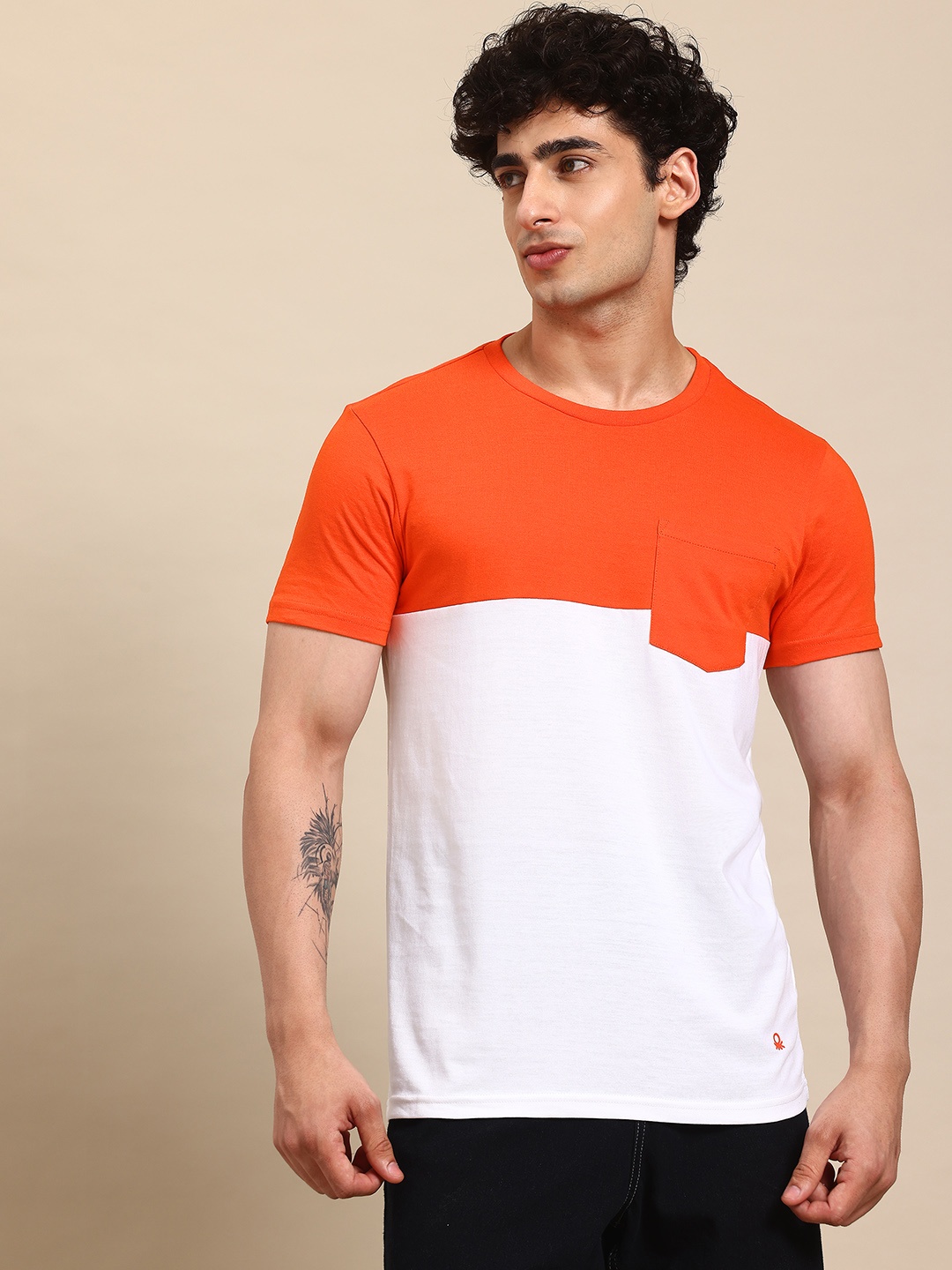 

United Colors of Benetton Colourblocked T-shirt With Chest Pocket Detail, Orange