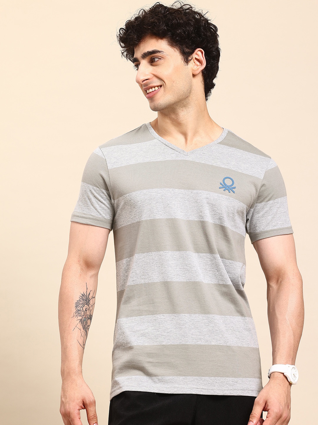 

United Colors of Benetton V-Neck Striped T-shirt, Grey