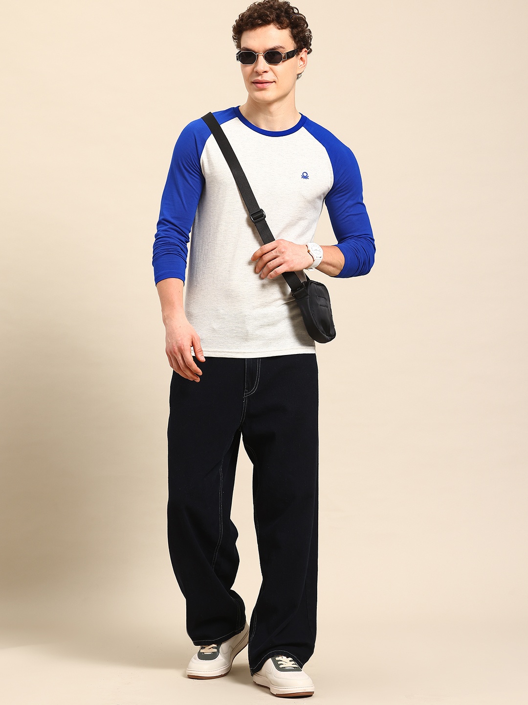 

United Colors of Benetton Colourblocked Raglan Sleeves Regular Fit T-shirt, White