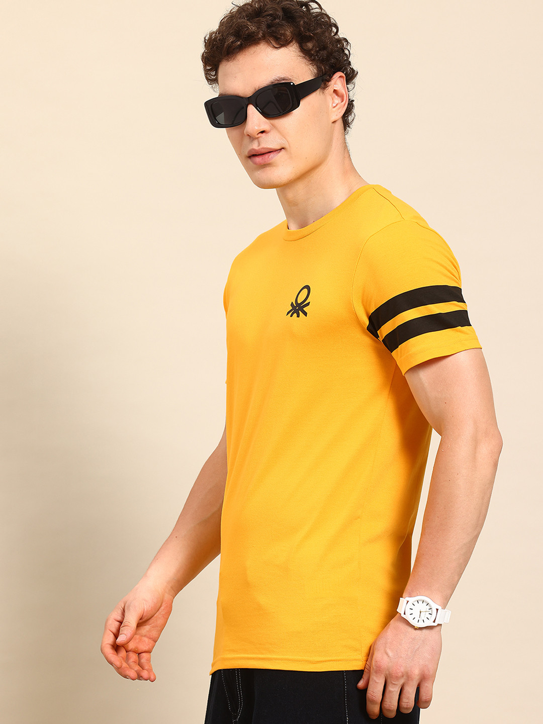 

United Colors of Benetton Men T-shirt, Mustard