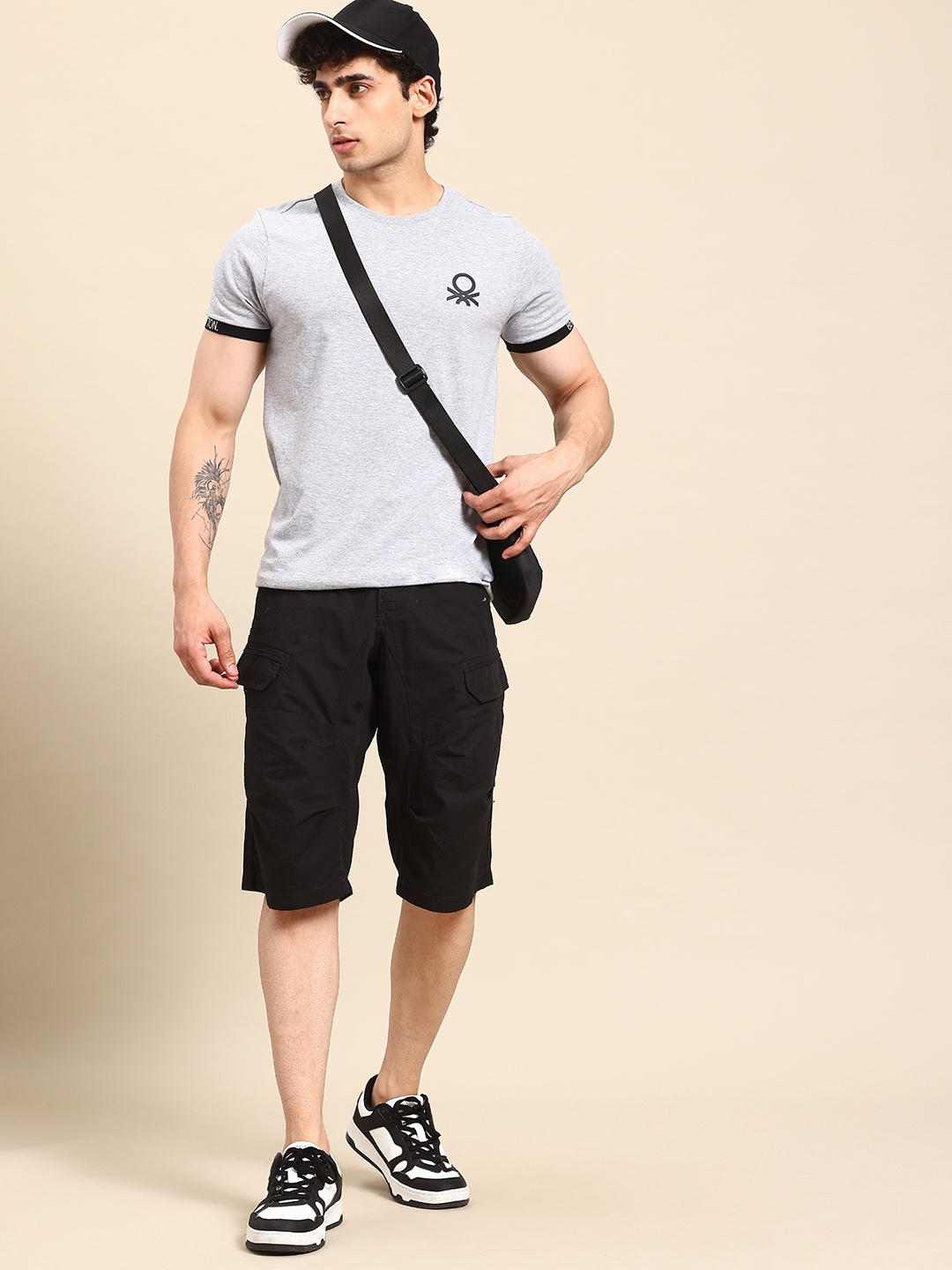 

United Colors of Benetton Printed Regular Fit T-Shirt, Grey melange