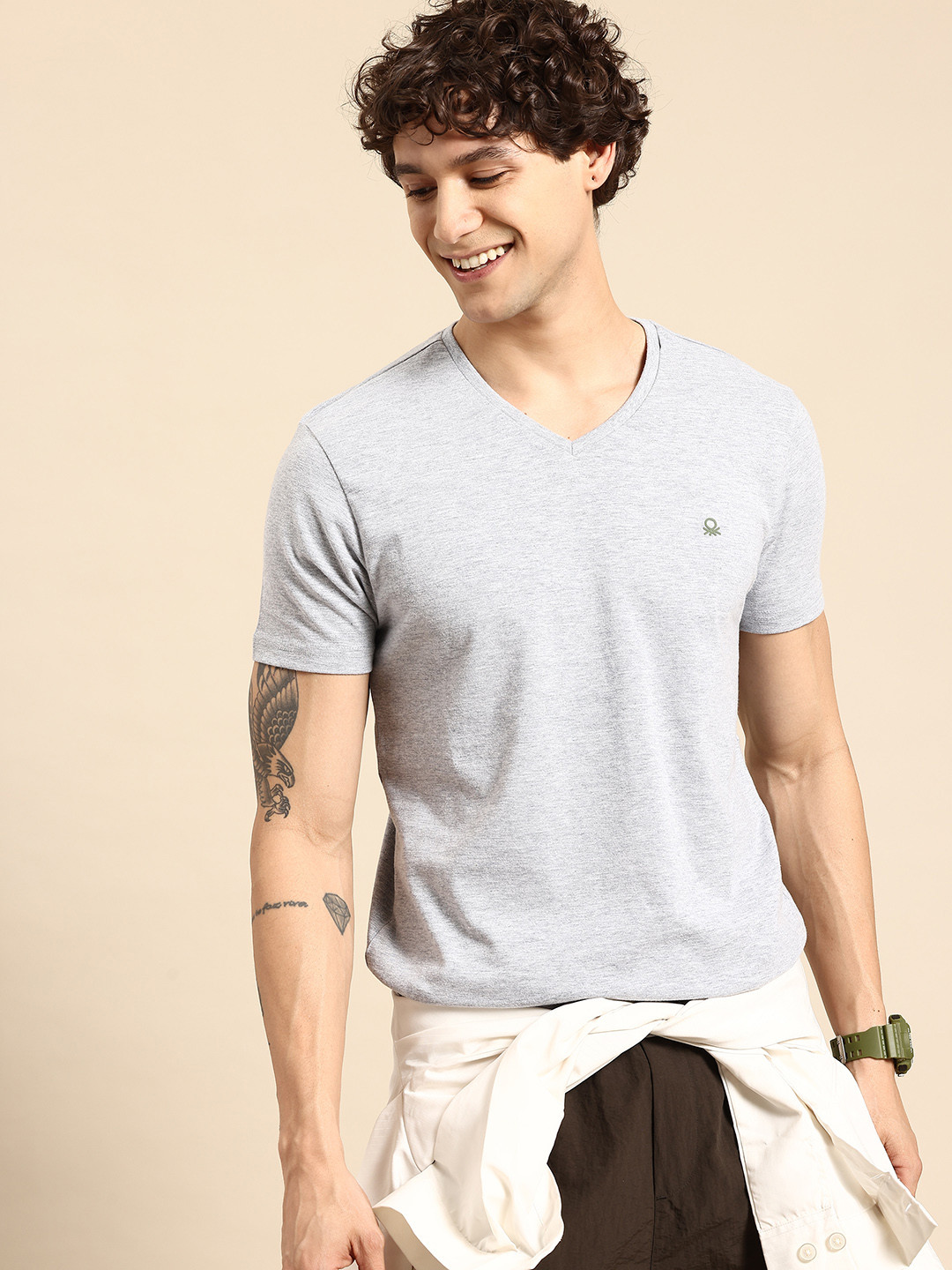 

United Colors of Benetton Men V-Neck T-shirt, Grey melange