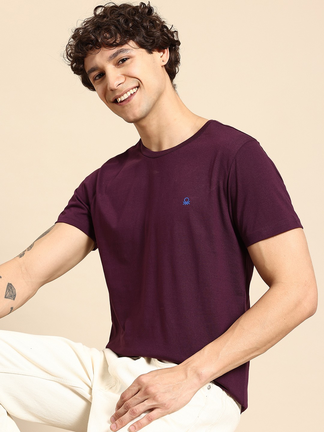 

United Colors of Benetton Men Solid T-shirt, Purple