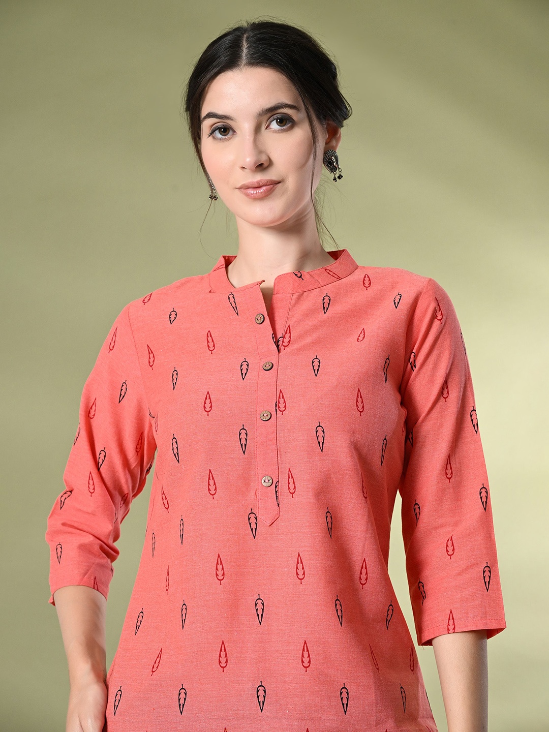 

GLOWWORLD Floral Printed Band Collar Pure Cotton Straight Kurta, Peach