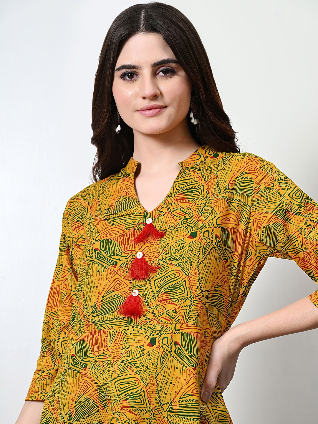 

GLOWWORLD Floral Printed Mandarin Collar A-Line Kurta, Yellow