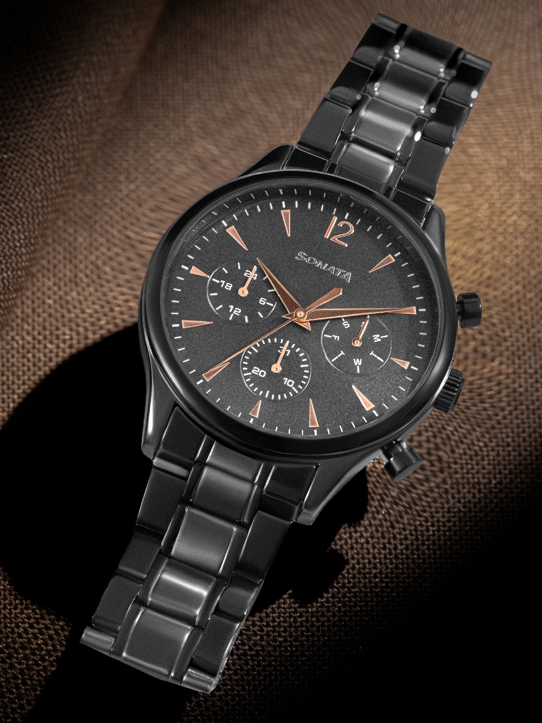 

Sonata Men Dial & Stainless Steel Bracelet Style Straps Analogue Watch 77146NM01, Black