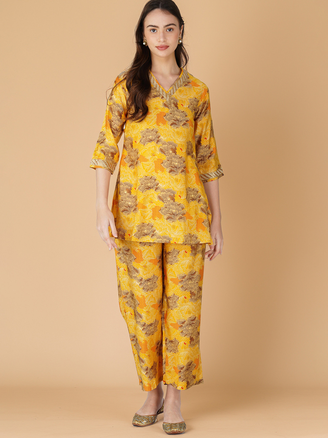 

Bindigasm Floral Printed V-Neck Tunic With Palazzo, Yellow
