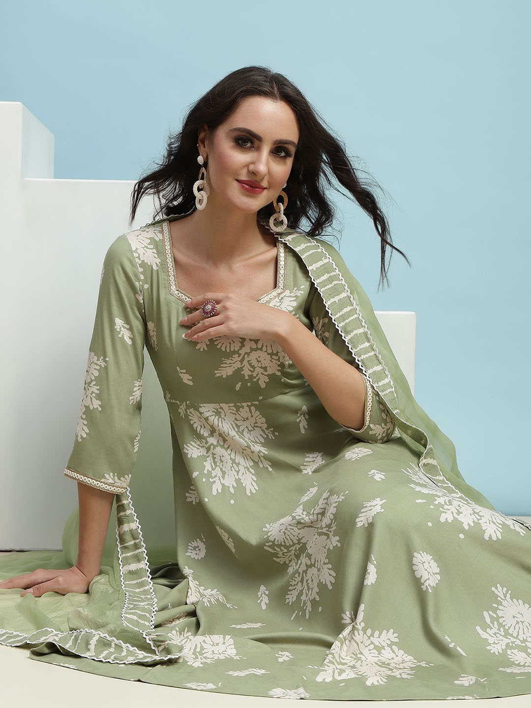 

Khushal K Floral Printed Sequinned Sweetheart Neck Anarkali Kurta With Palazzo & Dupatta, Green