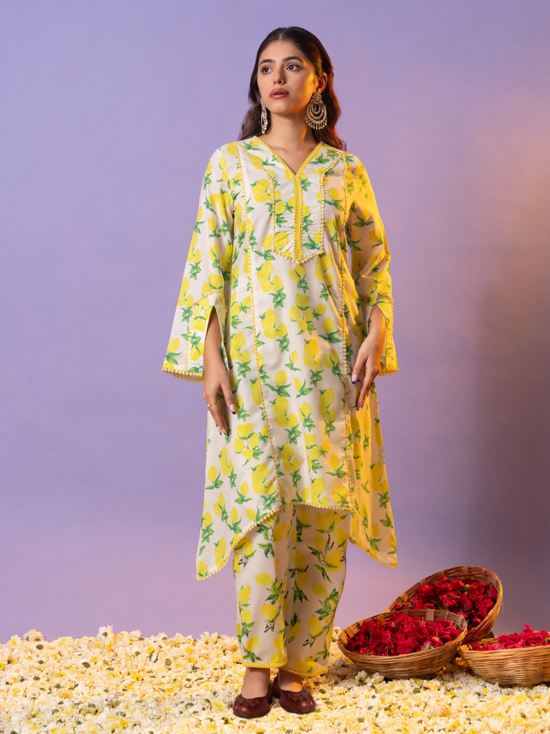 

HEEPOSH Floral Printed V-Neck Pure Cotton Straight Kurta with Trousers, White