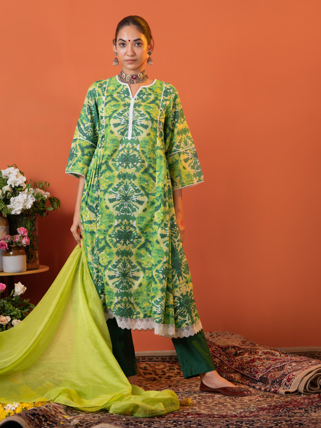 

HEEPOSH Floral Printed V-Neck Panelled Pure Cotton A-Line Kurta with Trousers & Dupatta, Green
