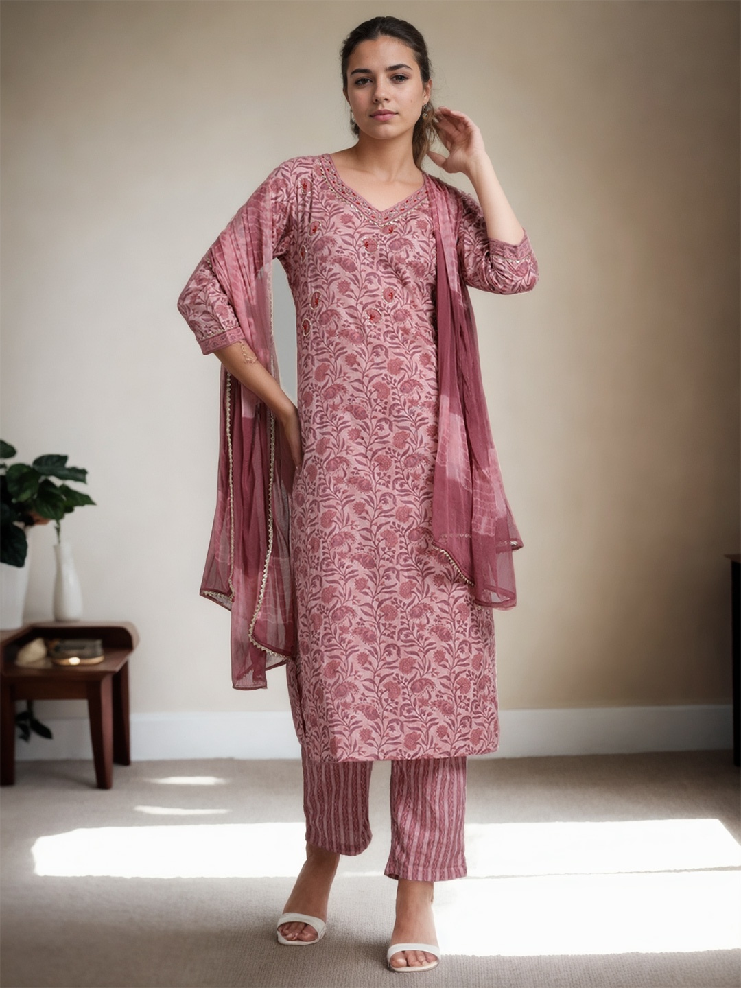 

Jaipur Kurti Paisley Printed Cotton Kurta Set With Dupatta, Peach