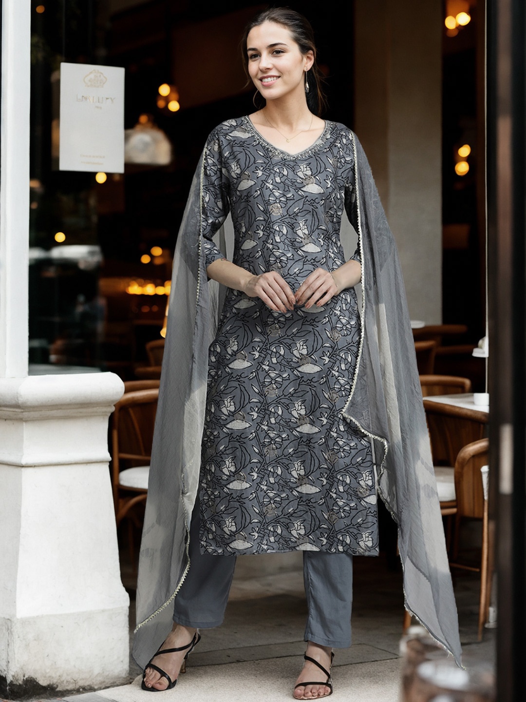 

Jaipur Kurti Ethnic Printed Kurta Set With Tie-Dye Dupatta, Grey