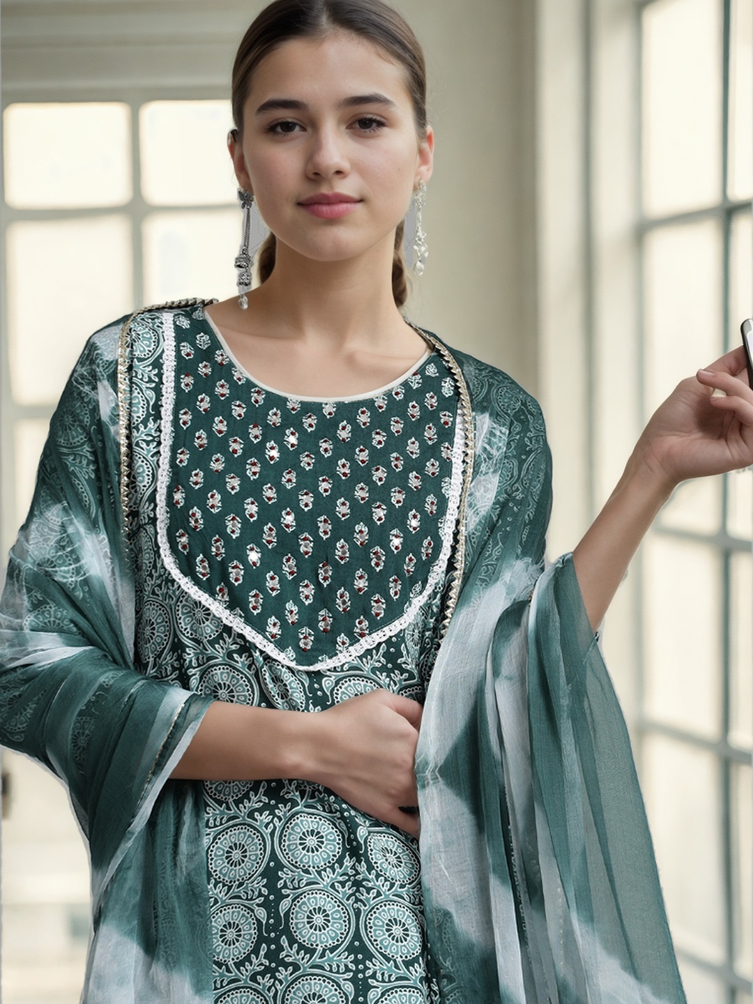 

Jaipur Kurti Ethnic Floral Printed Kurta Set With Tie-Dye Dupatta, Green