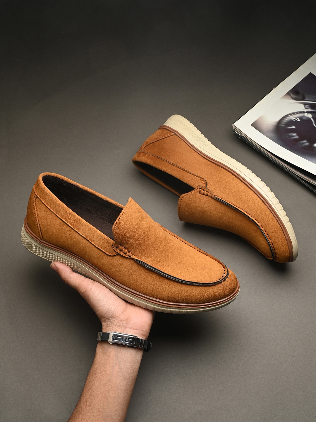

SERVER Men Slip-On Loafers, Tan