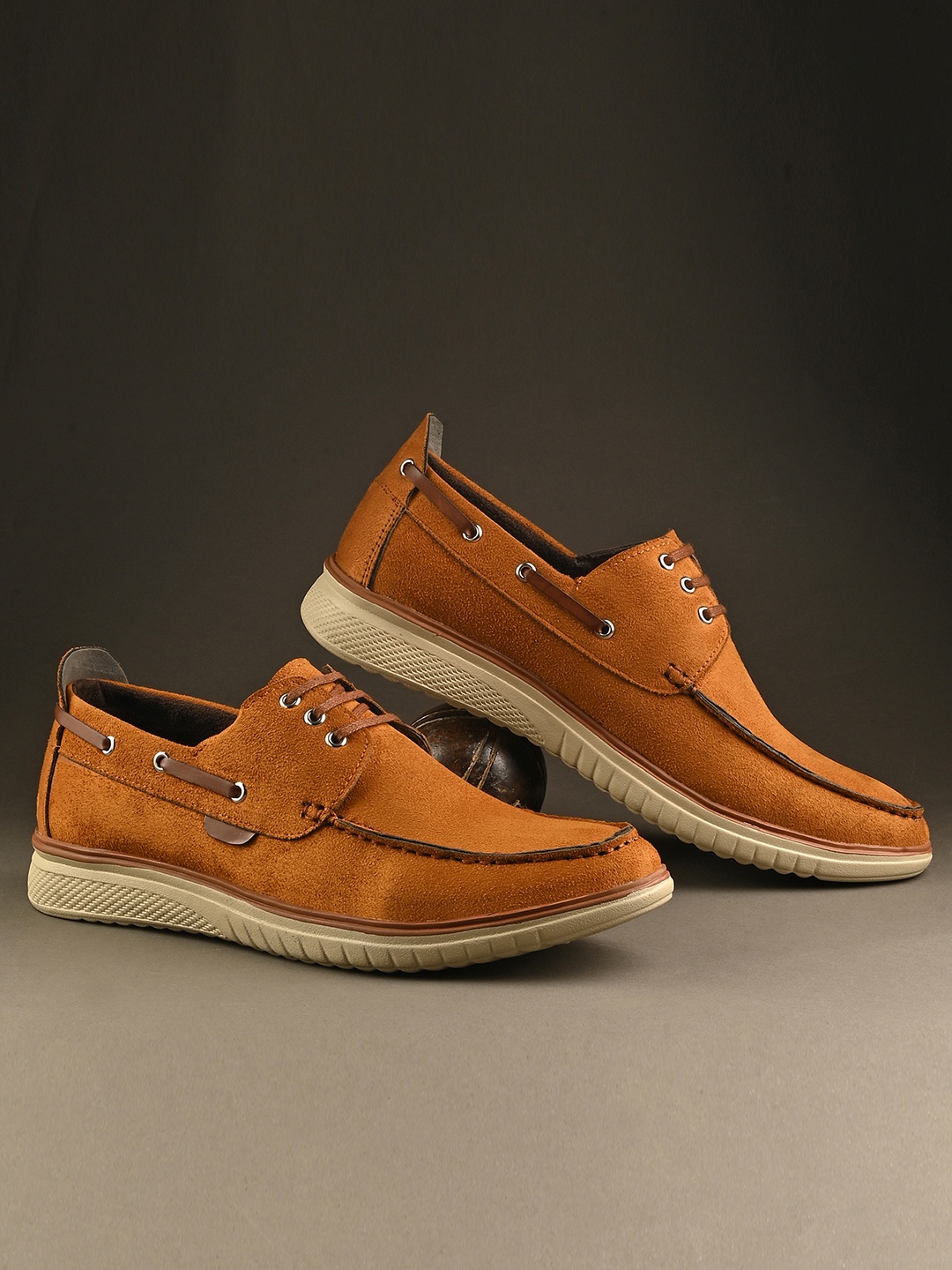 

SERVER Men Solid Round Toe Derbys, Tan