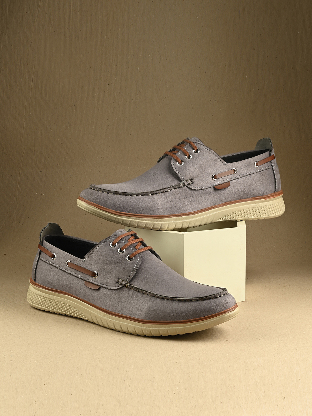 

SERVER Men Solid Derbys, Grey