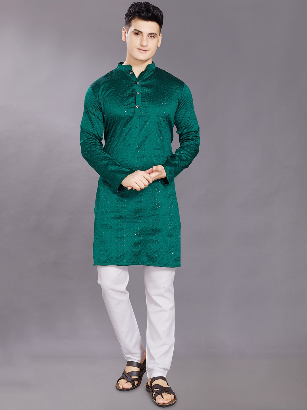 

DIVISIVE Geometric Embroidered Sequins Jacquard Straight Kurta, Green