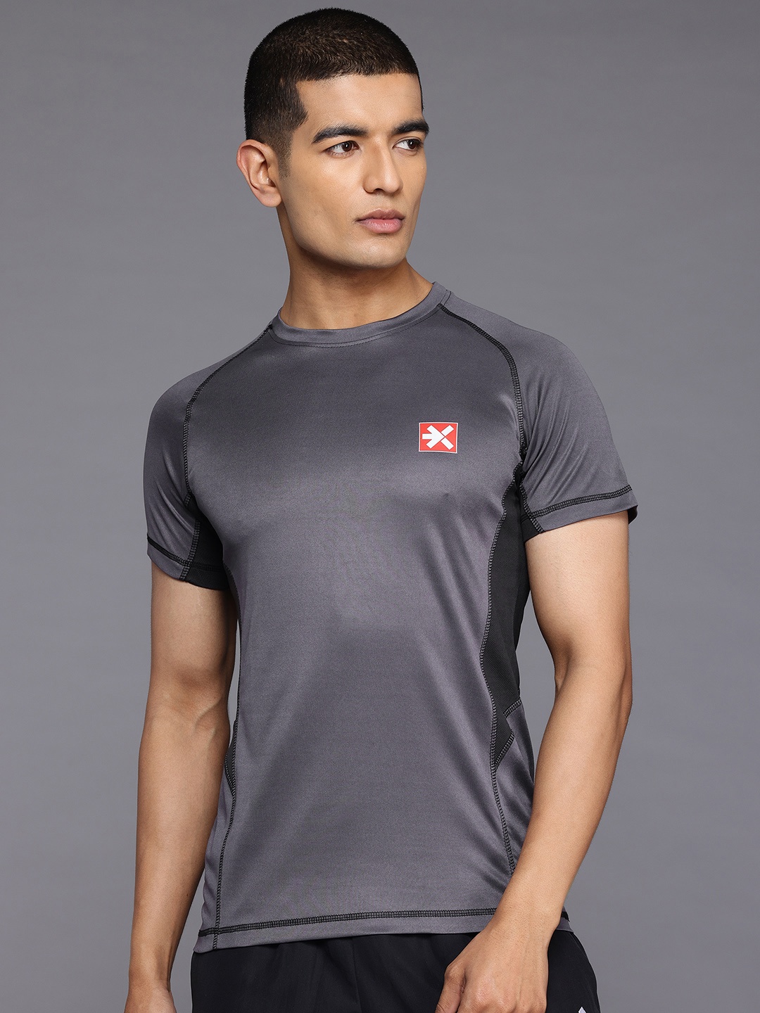 

HRX by Hrithik Roshan Colourblocked Raglan Sleeves Sports T-shirt with Brand Logo Detail, Grey